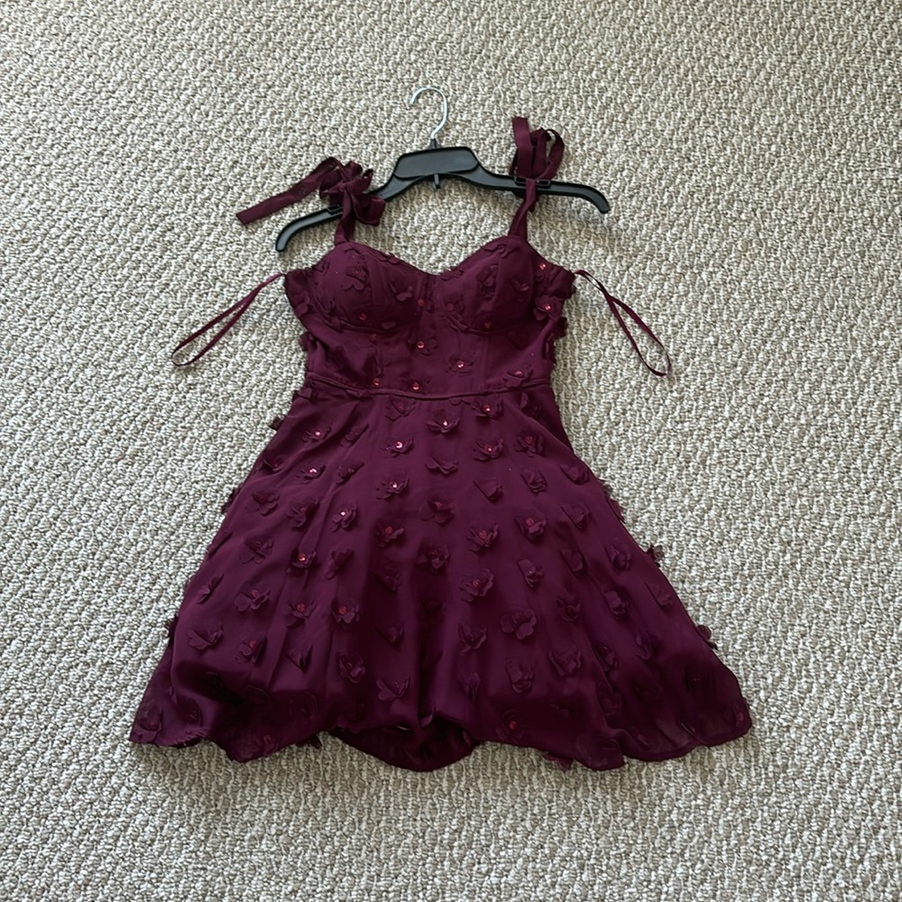Macy’s Burgundy Stunning Homecoming Dress, Gently Used, in Size 1 - 2